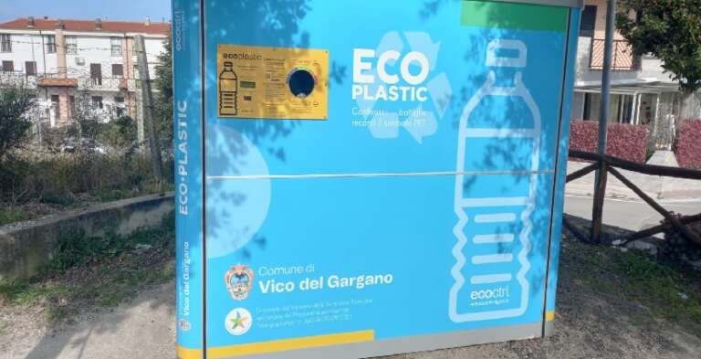 A VICO DEL GARGANO IL NUOVISSIMO ECO-COMPATTATORE MANGIAPLASTICA