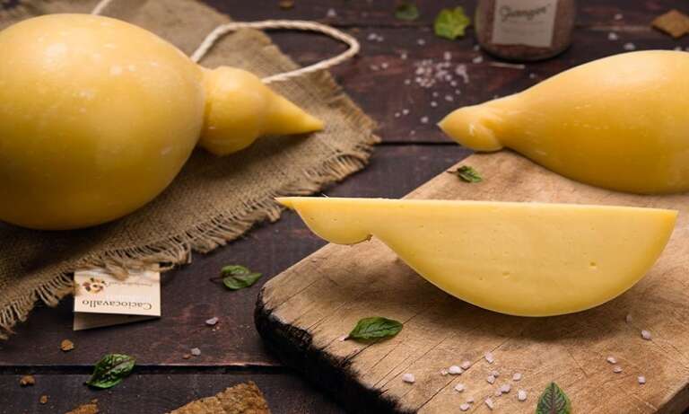 CACIOCAVALLO PODOLICO DEL GARGANO, UN FORMAGGIO DI RARA BONTA’