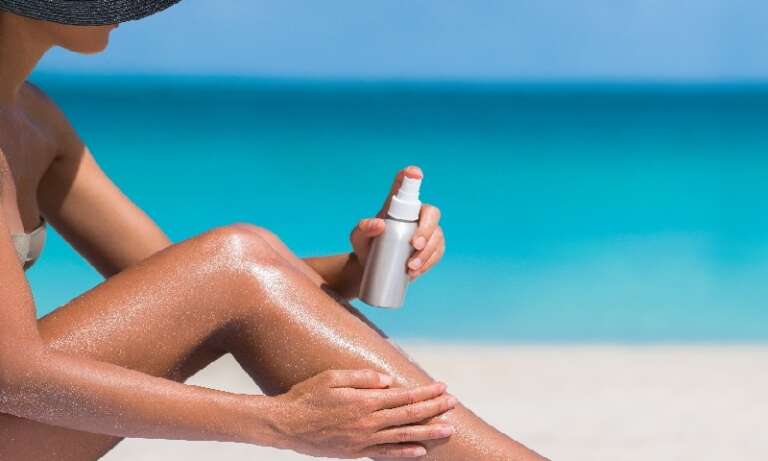 SOLE SI’ O NO, I CONSIGLI DELL’ESPERTO AI PAZIENTI DERMATOLOGICI PER UNA ESTATE SERENA