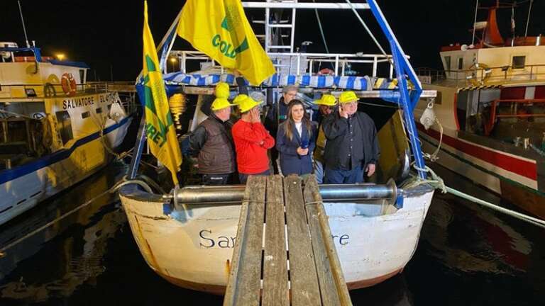 PARLAMENTO IN CAMPO PER SALVARE LA PESCA A STRASCICO; A RISCHIO 500 PESCHERECCI IN PUGLIA