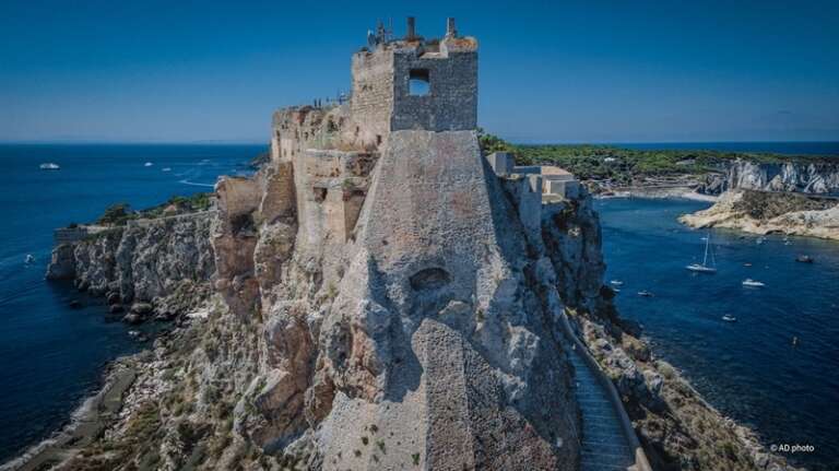 TREMITI. UNA STORIA LUNGA PIU’ DI 1000 ANNI: ABBAZIA DI SANTA MARIA A MARE – SAN NICOLA