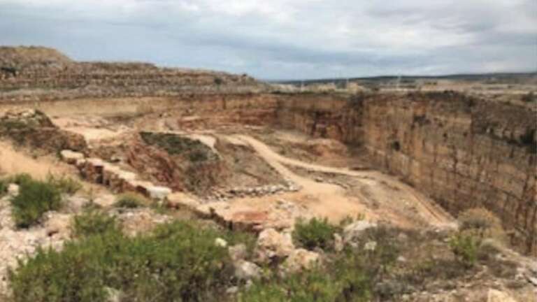 APRICENA: UNA DISCARICA NELLE CAVE BIANCHI, FA RUMORE IL SILENZIO DEL SINDACO POTENZA