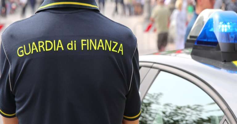 GUARDIA DI FINANZA: RICETTAZIONE PARTI DI AUTOVETTURE DI PROVENIENZA FURTIVA. TRE ARRESTI