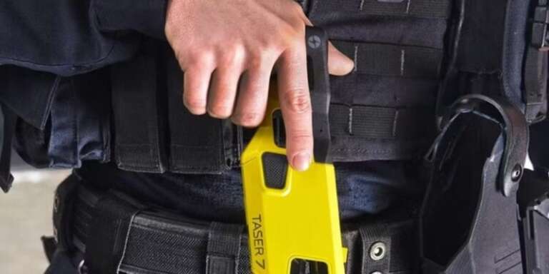 VIESTE, CARABINIERI AGGREDITI USANO IL TASER. SINDADO: “LEGGITTIMO L’OPERATO DEI CC”