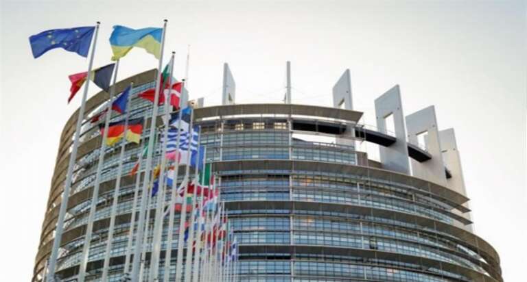 STIPENDI, RIMBORSI E BENEFIT: QUANTO VALE ESSERE PARLAMENTARE EUROPEO