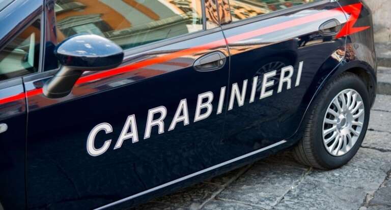 RAPISCONO UN MINORE, ARRESTATE 5 PERSONEDAI CARABINIERI
