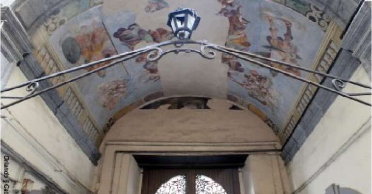 ECCO IL PALAZZO SANNICANDRO DI NAPOLI