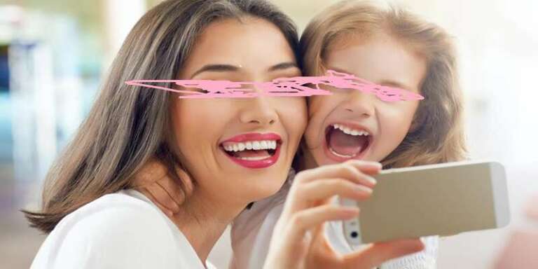 MANIA DA SELFIE: QUANDO I GENITORI ABUSANO DEI FIGLI
