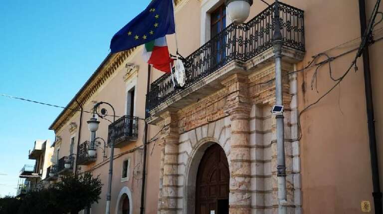 SAN NICANDRO GARGANICO, AVVISO CHIUSURA UFFICI COMUNALI