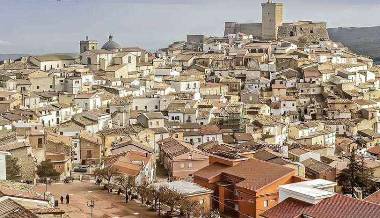 DELICETO AVRA’ UNA COSTELLAZIONE TUTTA SUA, PROGETTO DELL’ARTISTA SANDOVAL CON LA CERAMISTA GRAZIALBA
