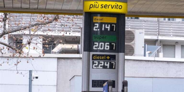 PREZZI DEL CARBURANTE: STRETTA ANTI-SPECULAZIONE DELLA GUARDIA DI FINANZA
