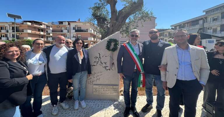 SAN NICANDRO GARGANICO, INAUGURATO IL MONUMENTO A FALCONE E BORSELLINO