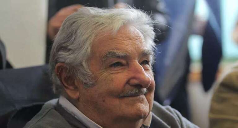 LA POLITICA E’ UNA LOTTA PER LA FELICITA’ DI TUTTI (PEPE MUJICA)