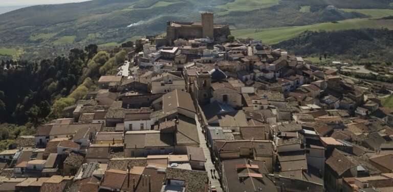 DELICETO “E QUINDI USCIMMO A RIVEDER LE STELLE”