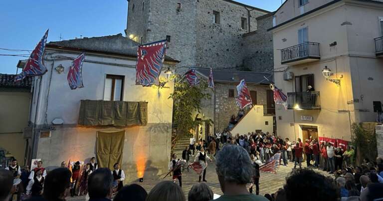 PIETRA RADDOPPIA: C’E’ LA CACCIA AI TESORI ARANCIONI