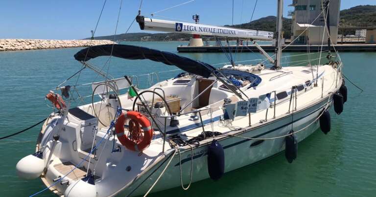 LA BARCA DELLA LEGALITÀ “HELENA” APPRODA AL MARINA DI VIESTE