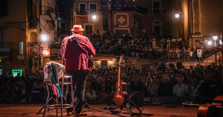 FESTIVAL CARPINO IN FOLK: PREMIO FOTOGRAFICO “ROCCO DRAICCHIO”, CONCLUSA L’EDIZIONE 2025