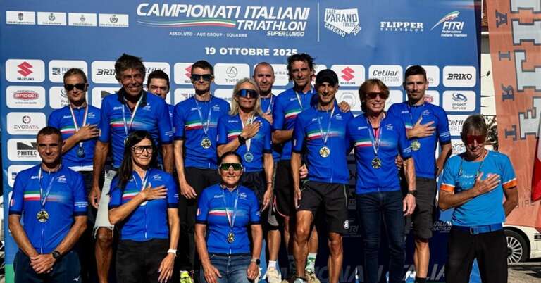 A ELISABETTA STOCCO E FEDERICO GHELLI LE MAGLIE TRICOLORI DI TRAITHLON SUPERLUNGO