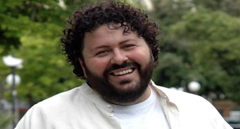 EMANUELE PACCA COMPIE GLI ANNI: ORGOGLIO DELLA CAPITANATA TRA TEATRO, MUSICA E FORMAZIONE