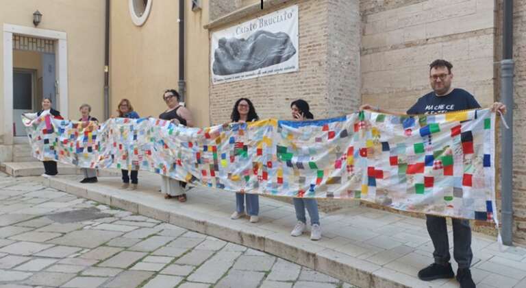 TORREMAGGIORE: “TUTTI SOTTO IL MANTO DELLA MADONNA”, IL PIÙ GRANDE EX VOTO DI PUGLIA