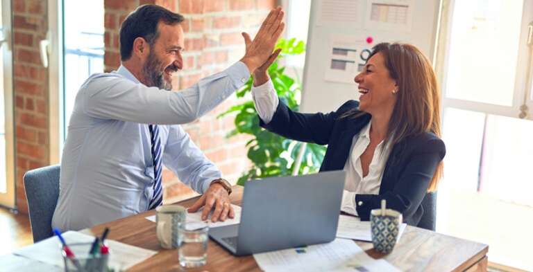 AUTOCELEBRARSI E’ IL MODO MIGLIORE PER SPRECARE LE PROPRIE QUALITA’